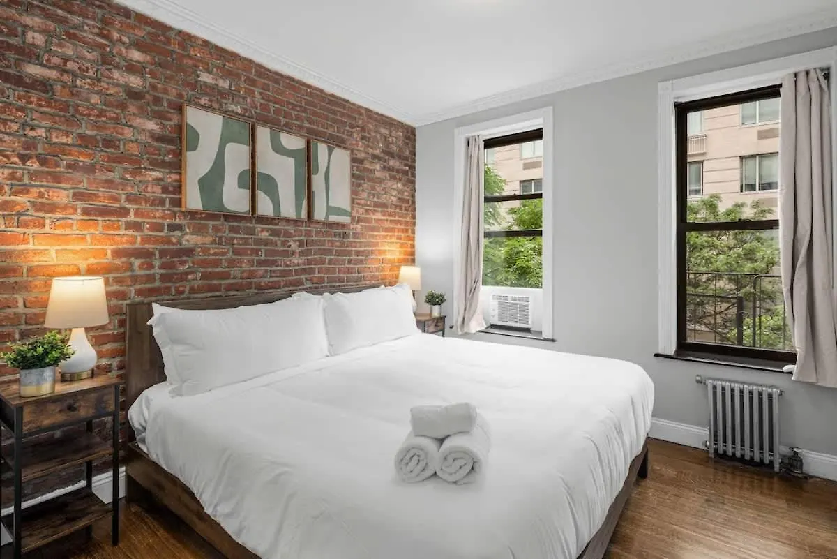 Modern Manhattan Retreat Near Central Park New York ABD