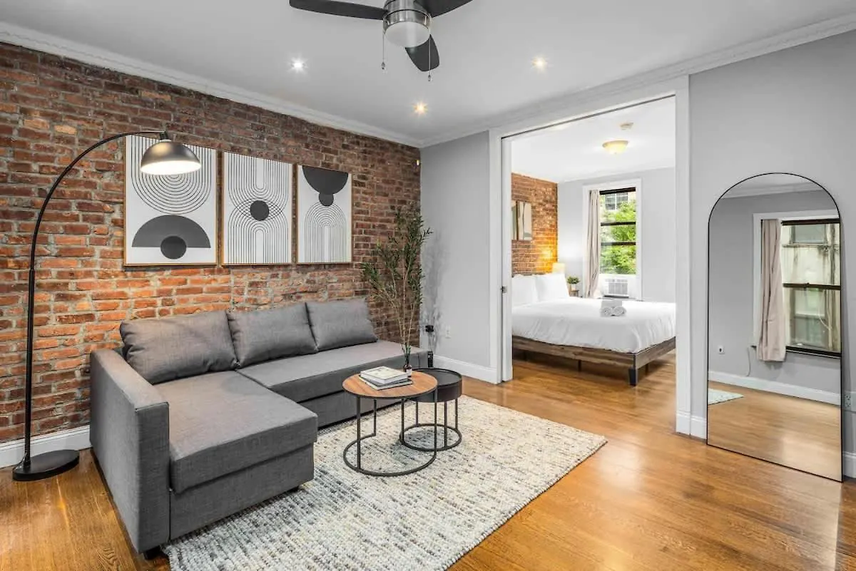 Modern Manhattan Retreat Near Central Park联系方式